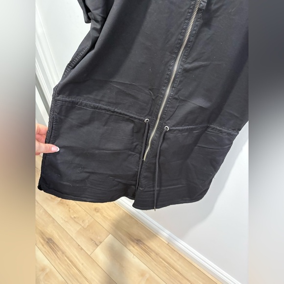 LIKE NEW! PISTOLA MEG ROMPER - Medium - Picture 4 of 10